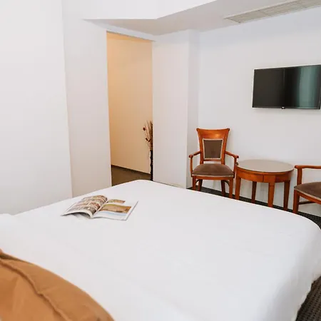 Hotel Duke Romana Center