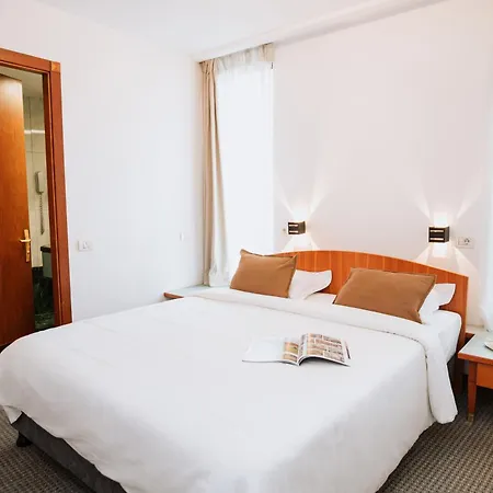 Hotel Duke Romana Center