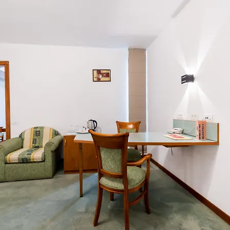 Duke Romana Center Hotel 3*