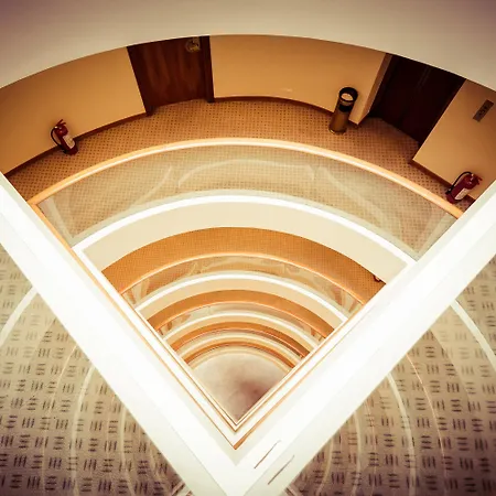 Duke Romana Center 3*