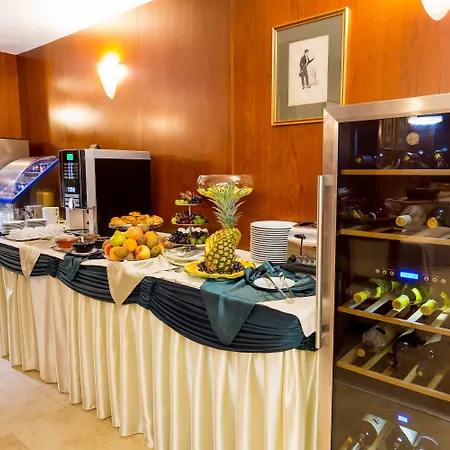 Duke Romana Center 3*