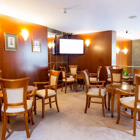 Duke Romana Center 3*