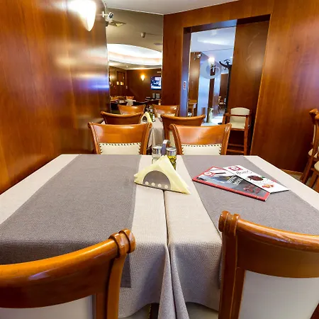 Duke Romana Center Hotel 3*