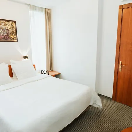 Duke Romana Center 3*