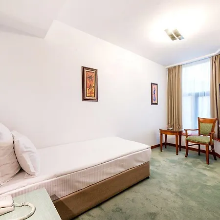 Hotel Duke Romana Center 3*