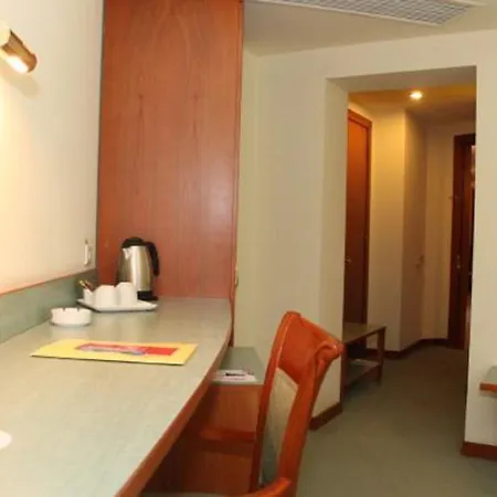 Duke Romana Center 3*