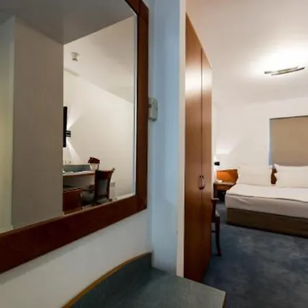 Duke Romana Center Hotel 3*