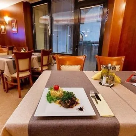 Duke Romana Center 3*