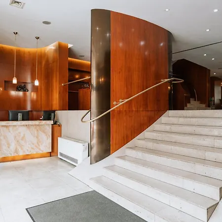 Duke Romana Center מלון