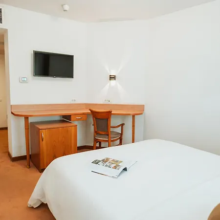 Duke Romana Center מלון 3*