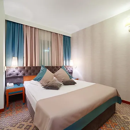 Hotel Duke Romana Center 3*