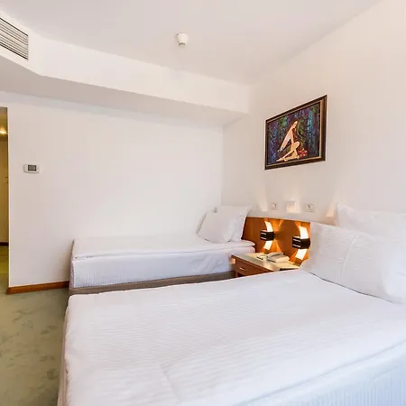 Duke Romana Center 3*