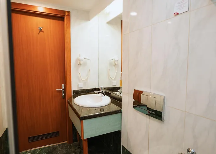 Duke Romana Center מלון 3*