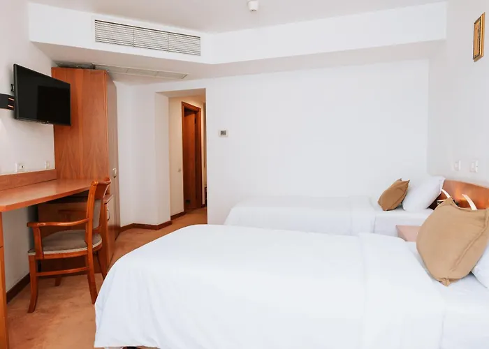 Duke Romana Center מלון 3*