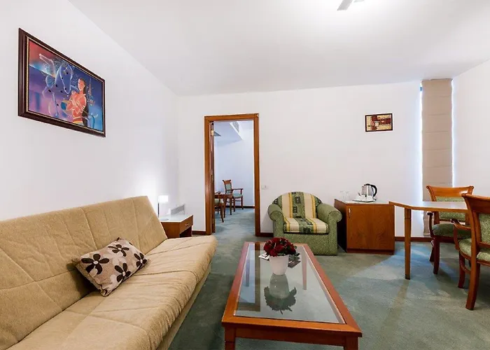 Duke Romana Center מלון 3*