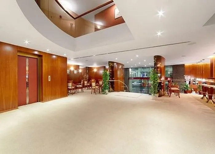 Duke Romana Center 3*