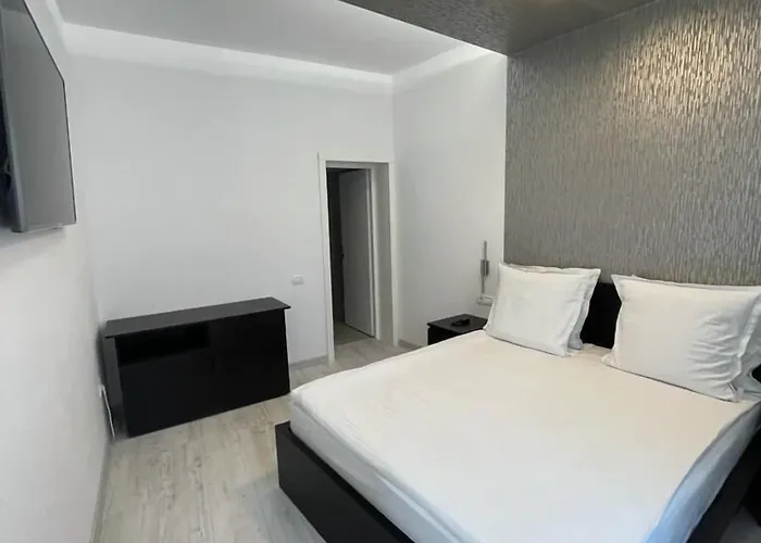 מלון Duke Romana Center 3*