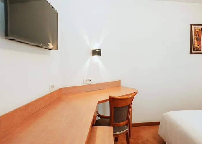 מלון Duke Romana Center 3*