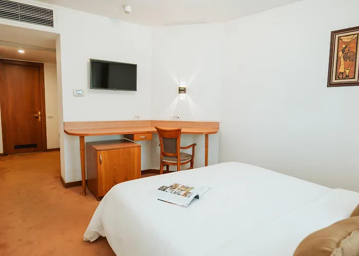 Duke Romana Center Ξενοδοχείο 3*