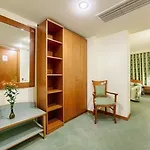 فندق ديوك رومانا 3* بوخارست