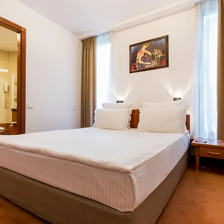 Duke Romana Center Hotel