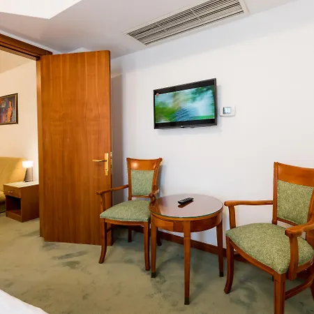 Hotel Duke Romana Center 3*