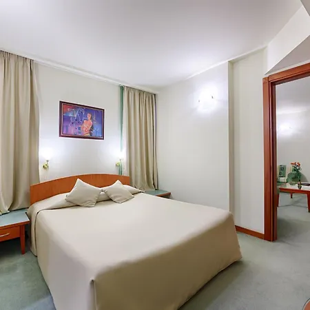 Duke Romana Center Hotel 3*