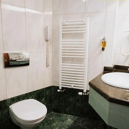 Duke Romana Center מלון 3*