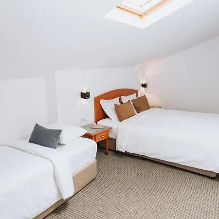 Duke Romana Center 3*