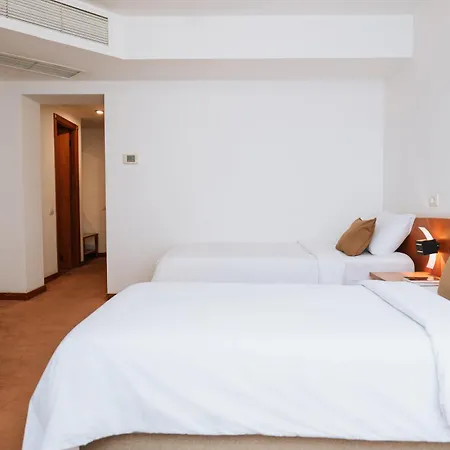 מלון Duke Romana Center 3*