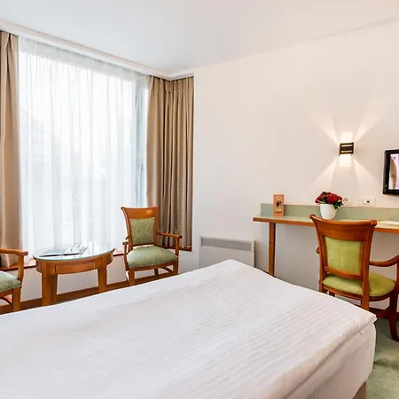 Hotel Duke Romana Center 3*