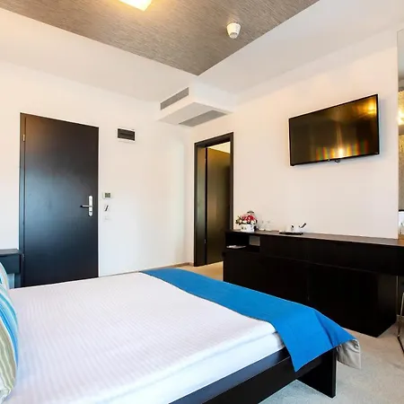 Duke Romana Center 3*