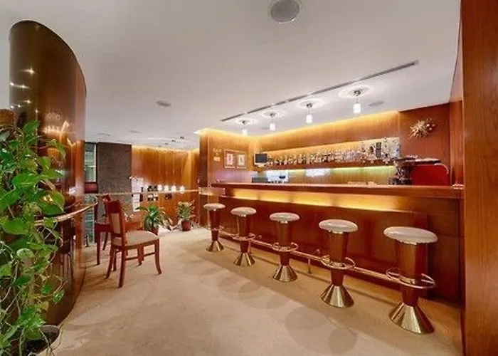 Duke Romana Center 3*