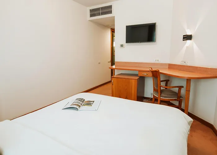 Hotel Duke Romana Center Boekarest